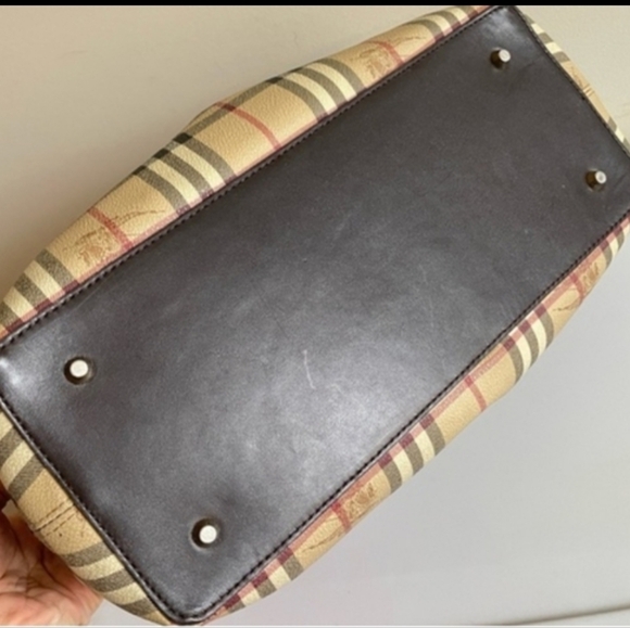 Burberry Haymarket Hand Bag Super Condition Medium Size Inside Clean - Picture 5 of 5